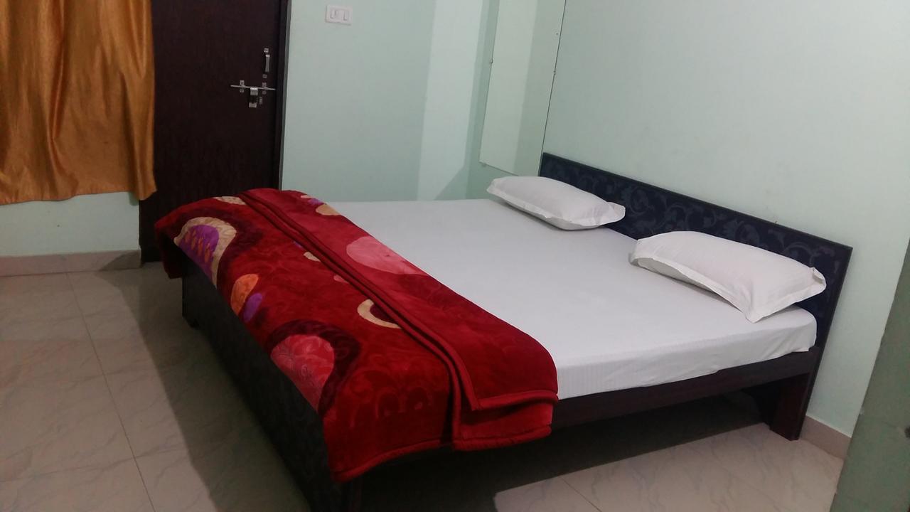 Hotel Giriraj Inn Varanasi Esterno foto
