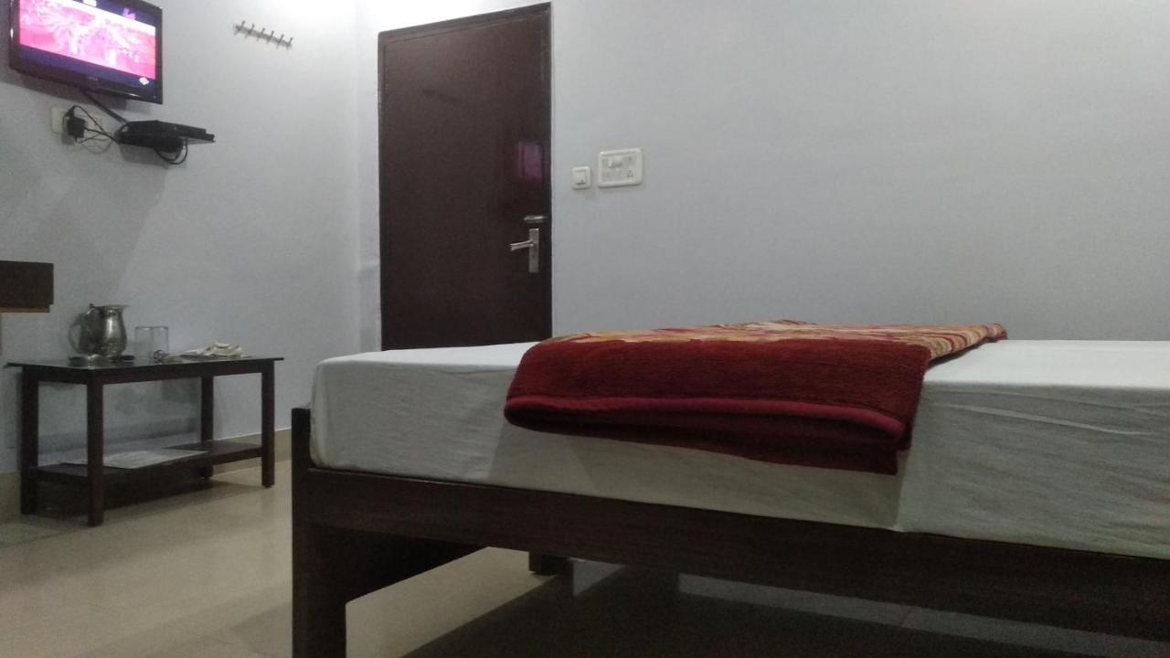 Hotel Giriraj Inn Varanasi Esterno foto