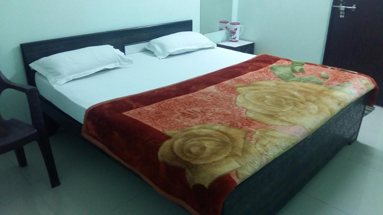 Hotel Giriraj Inn Varanasi Esterno foto