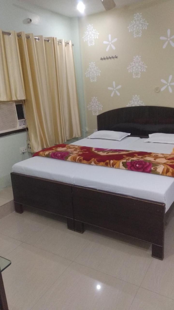 Hotel Giriraj Inn Varanasi Esterno foto